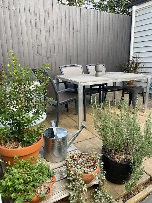Large And Stylish Townhouse In Chic Area Apartment Brisbane
