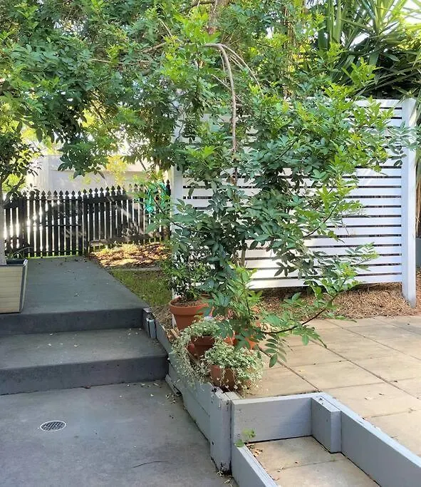 Large And Stylish Townhouse In Chic Area Apartment Brisbane