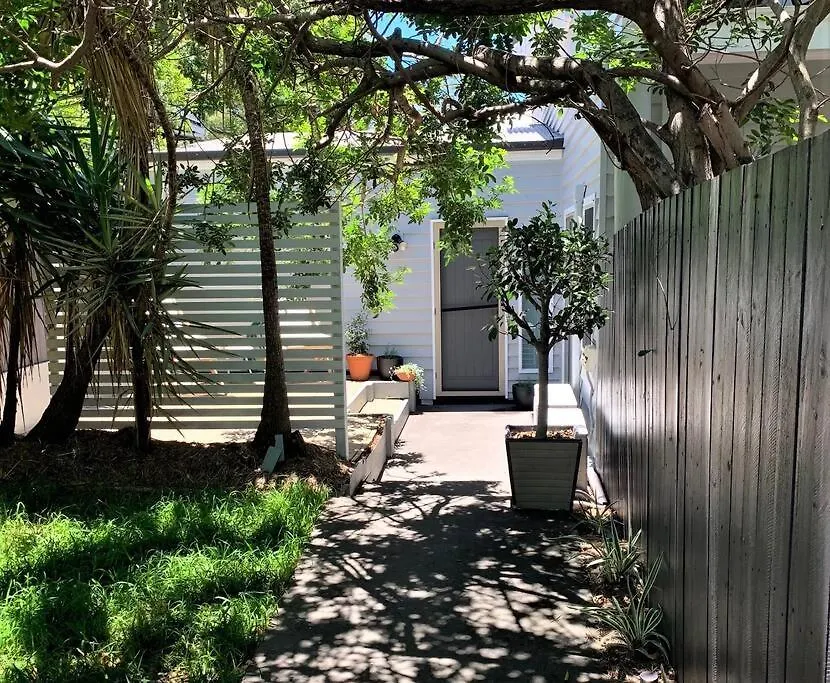 Large And Stylish Townhouse In Chic Area Apartment Brisbane